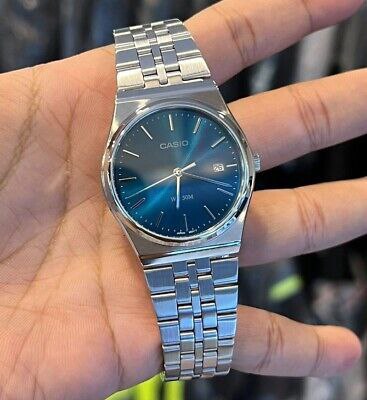 Montre Casio Quartz élégante de couleur bleu vif avec Bracelet en acier inoxydable